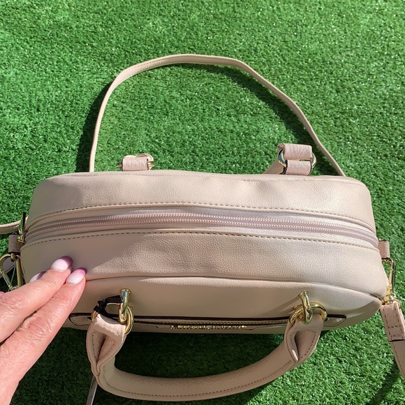 NWT🤍👑Juicy Couture Satchel🤍👑 - Picture 5 of 10